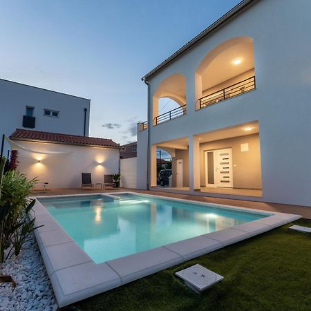 Bernie Apartments With A Pool 扎达尔 外观 照片